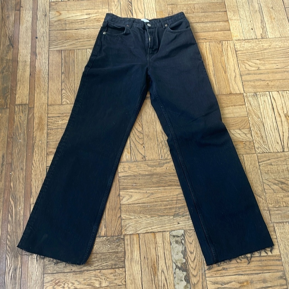 Never worn! High rise, wide leg black jeans!